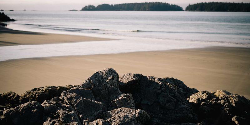 聚焦克拉玛依法院金融借款合同纠纷：案件审理特点与专业法律服务风险防范指南